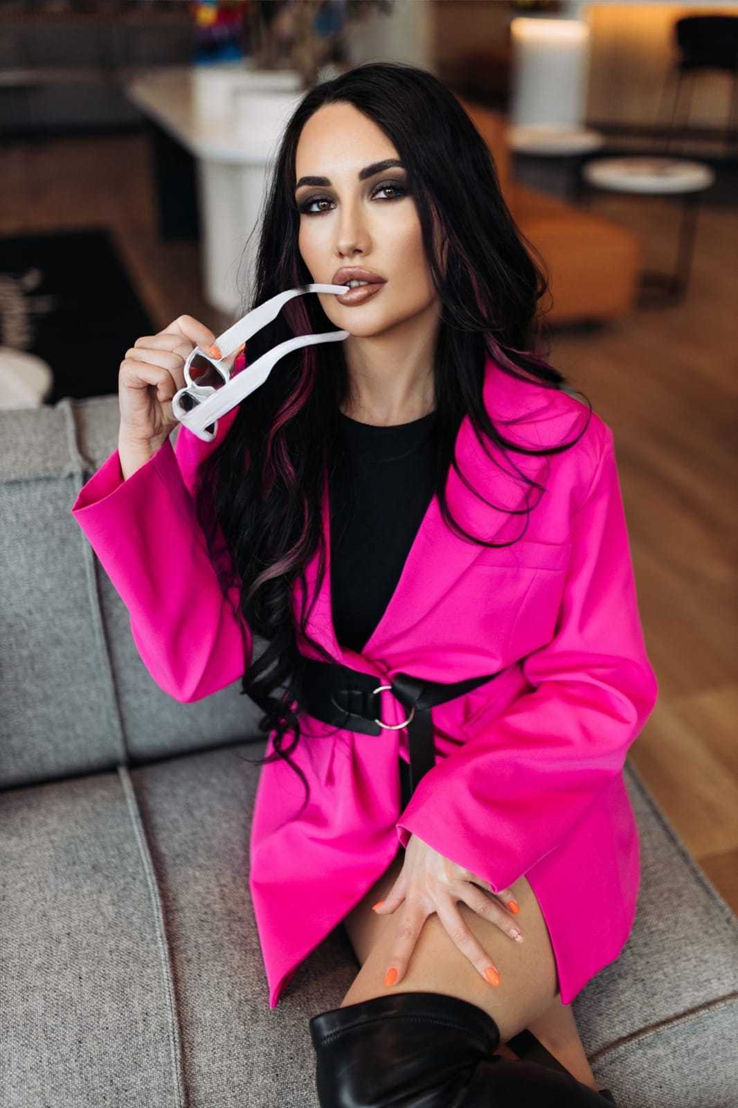 Дана проститутка у метро Домодедовская